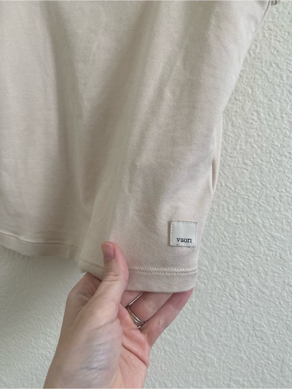 Vuori Crop Tank Cream - Picture 2 of 4